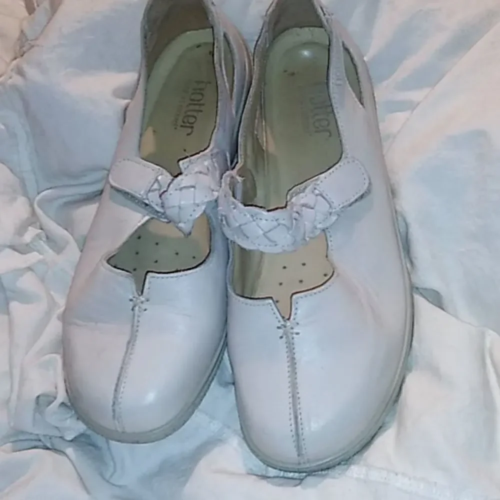 Hotter shake shoes